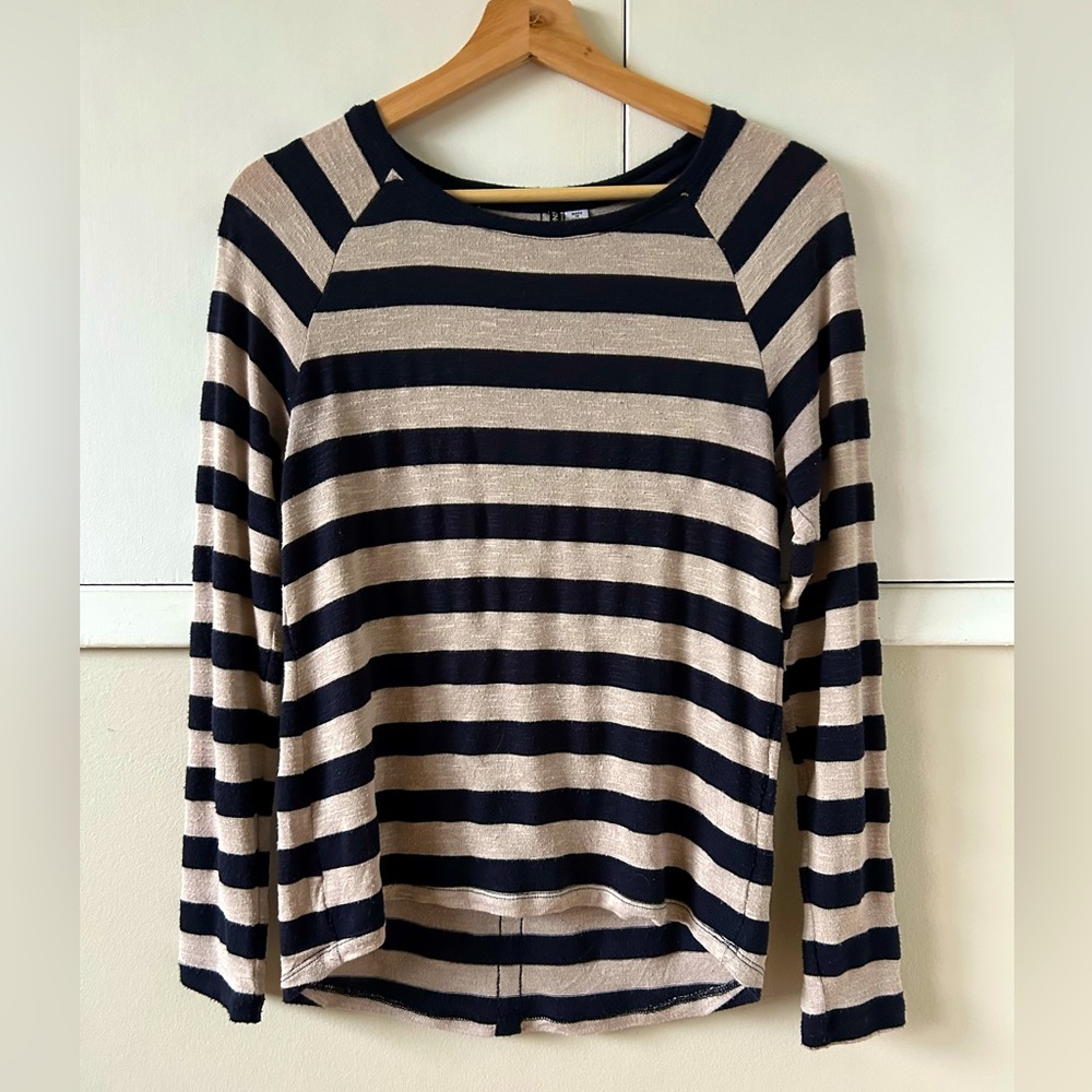 Only stripe top with button detail